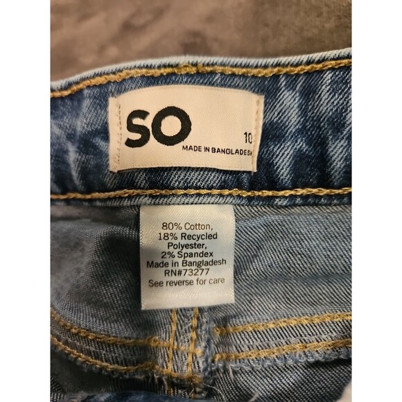 SO from Kohls Jean Shorts Girls Size 10 Medium Wash Distressed Waist 24 Inseam 4 - Picture 2 of 5